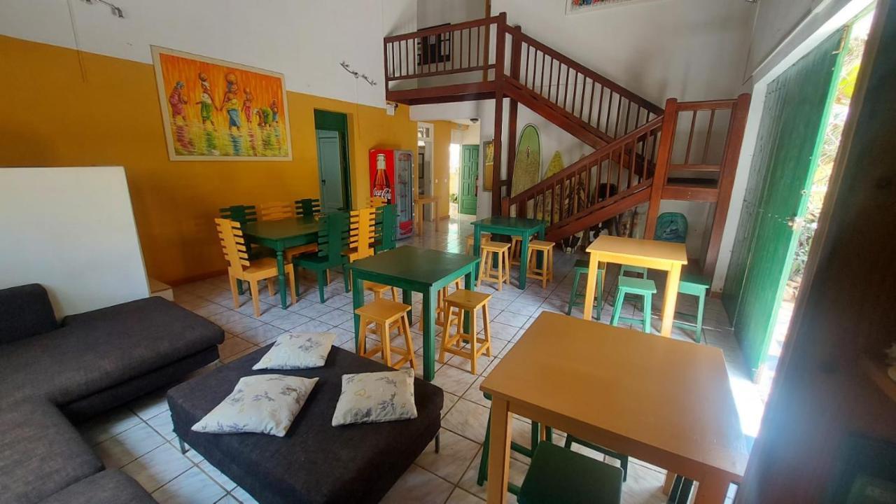Surf House Hostel Santa Maria Eksteriør billede
